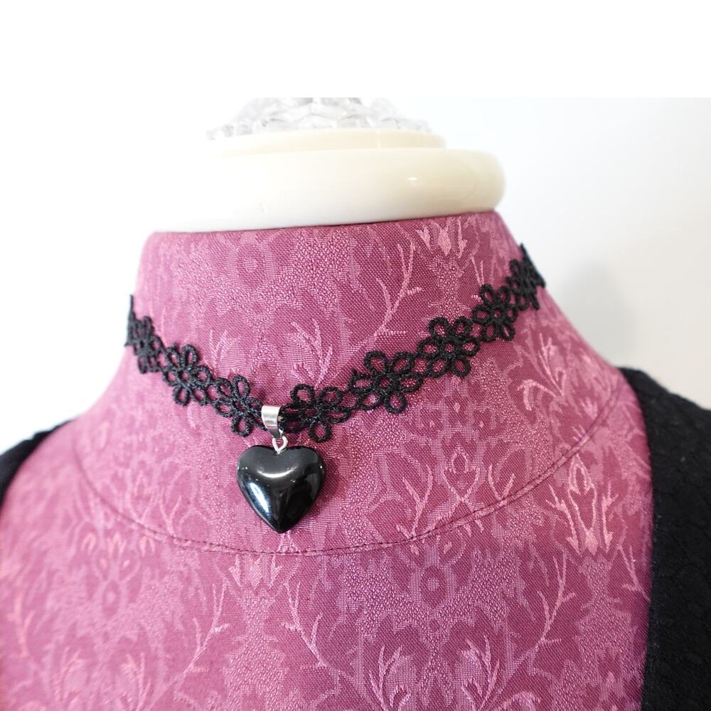 Stone  Heart on Lace Chocker in Black or White